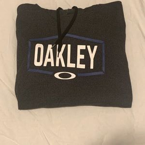 Mens Oakley lightweight hooded shirt